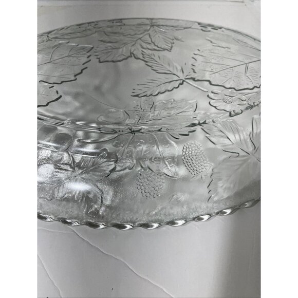 Anchor Hocking 18" Oval Glass Platter with Blackberry Motif - Great Condition - Picture 6 of 10
